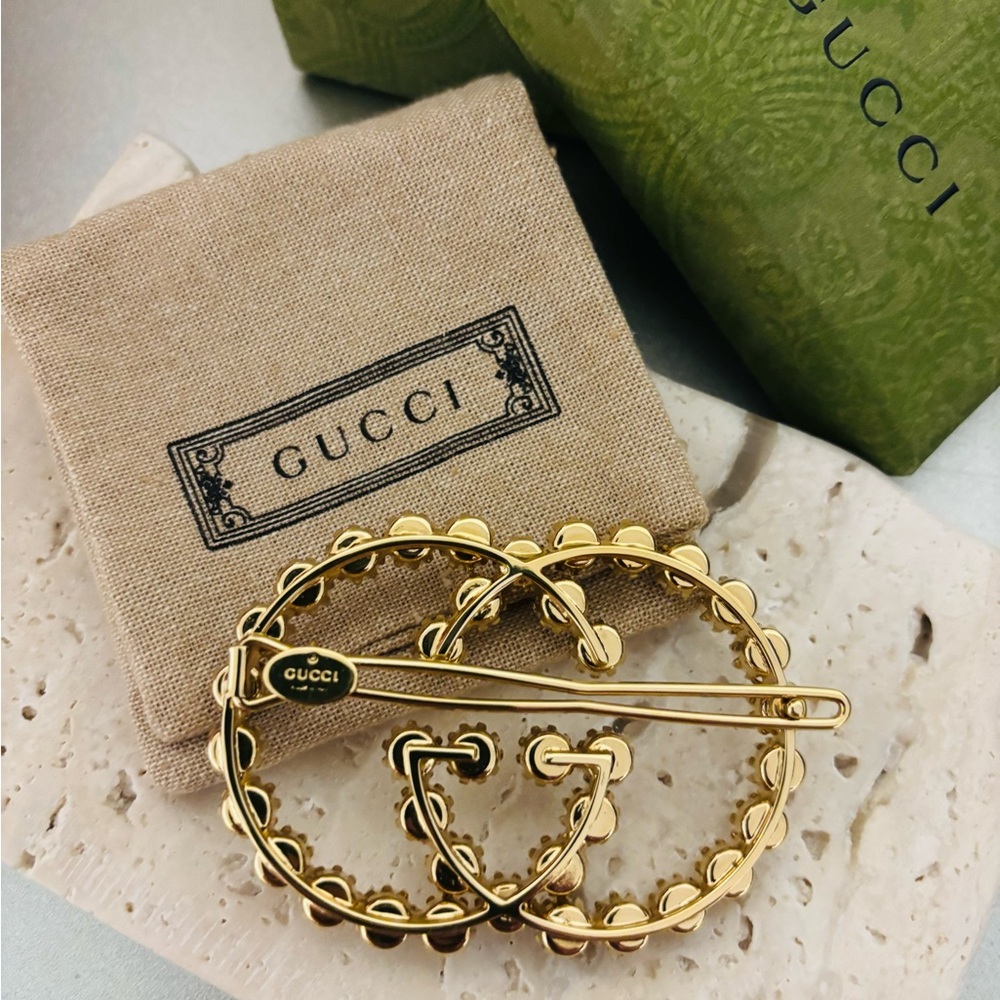 Gucci Gold and Pearl Logo Brooch - Picture 2 of 6
